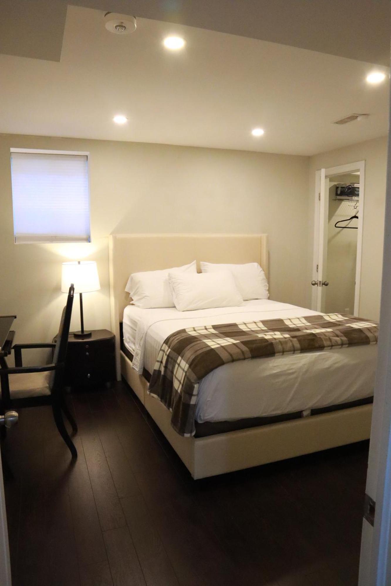 Stunning Furnished 2Bedroom/2Washroom Apartment Brampton Eksteriør bilde