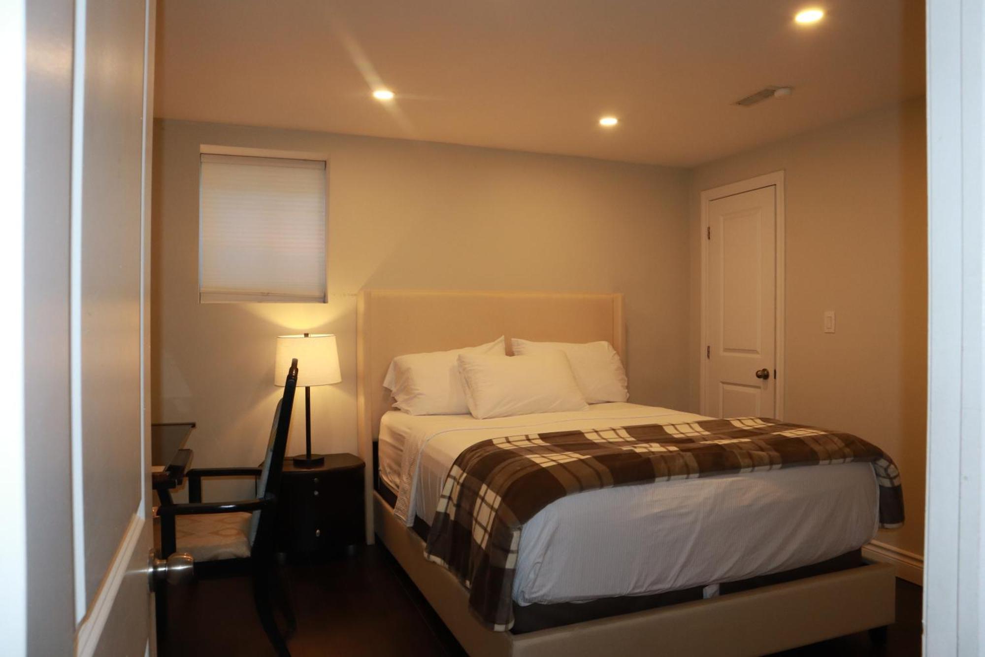 Stunning Furnished 2Bedroom/2Washroom Apartment Brampton Eksteriør bilde