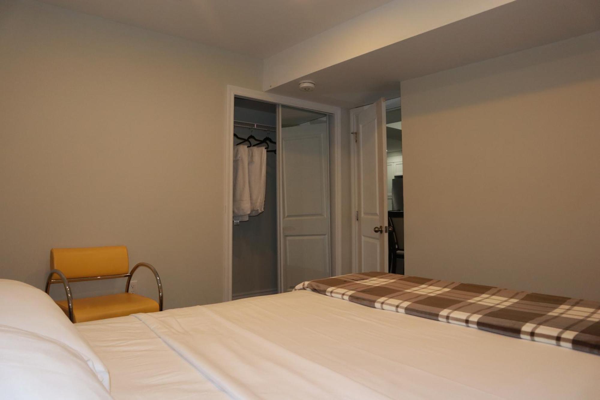 Stunning Furnished 2Bedroom/2Washroom Apartment Brampton Eksteriør bilde