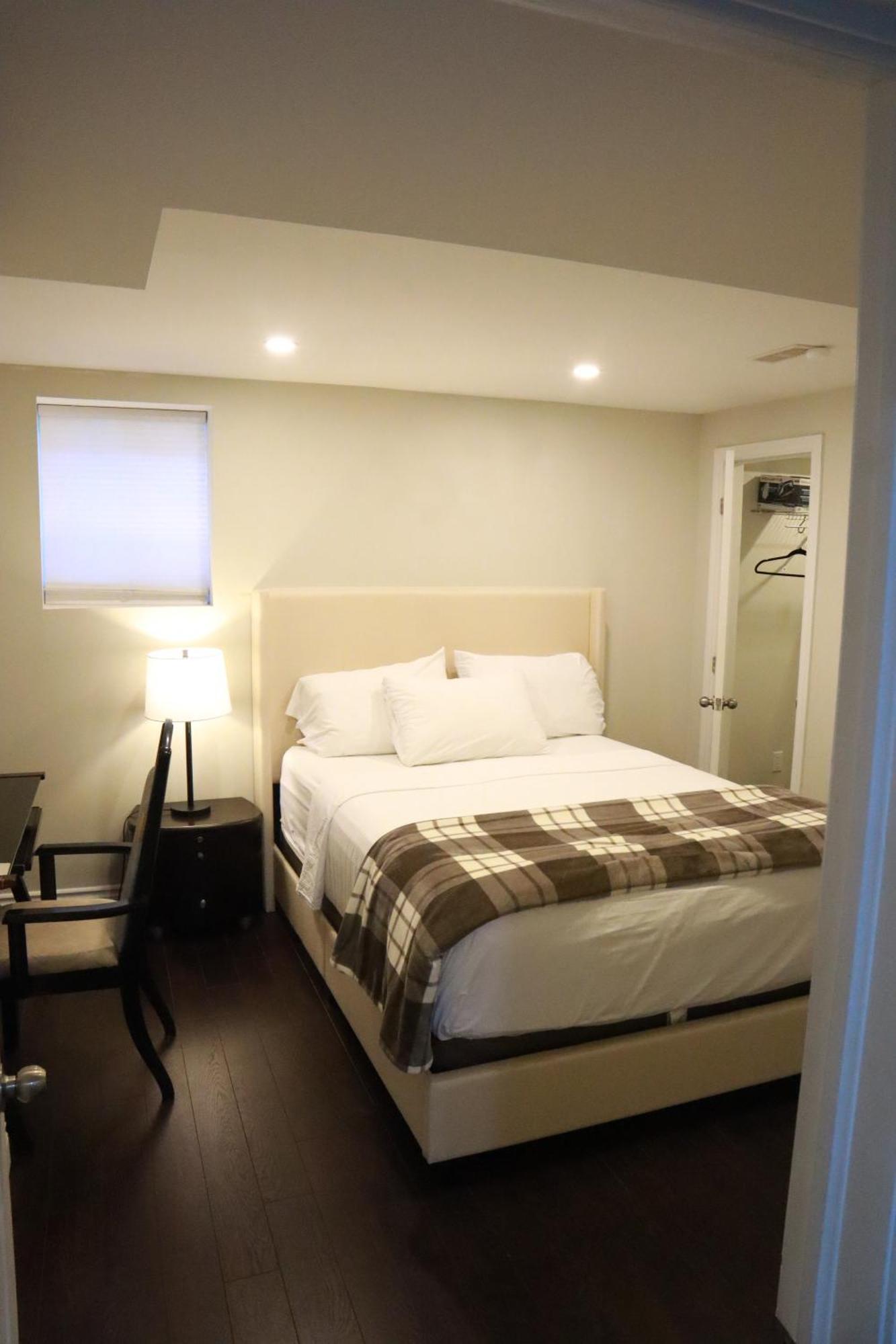 Stunning Furnished 2Bedroom/2Washroom Apartment Brampton Eksteriør bilde