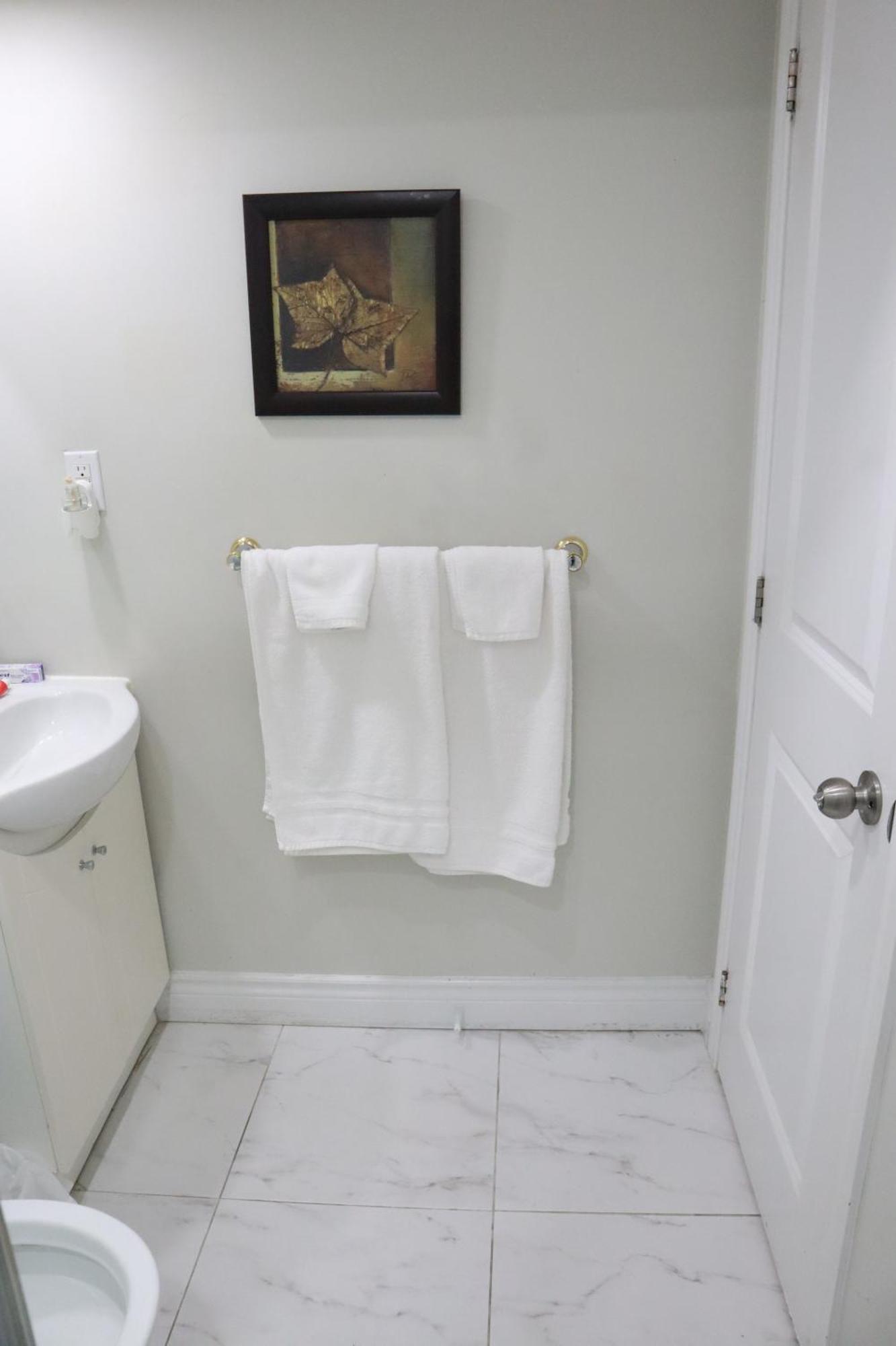 Stunning Furnished 2Bedroom/2Washroom Apartment Brampton Eksteriør bilde