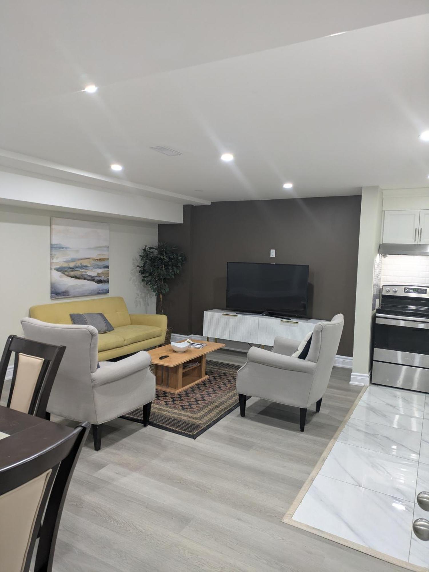Stunning Furnished 2Bedroom/2Washroom Apartment Brampton Eksteriør bilde